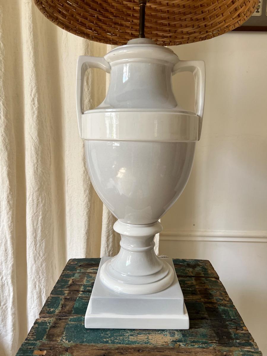 Lampe urne néoclassique faïence 1950