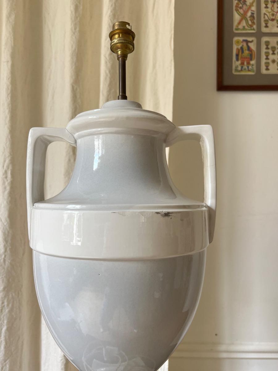 Lampe urne néoclassique faïence 1950