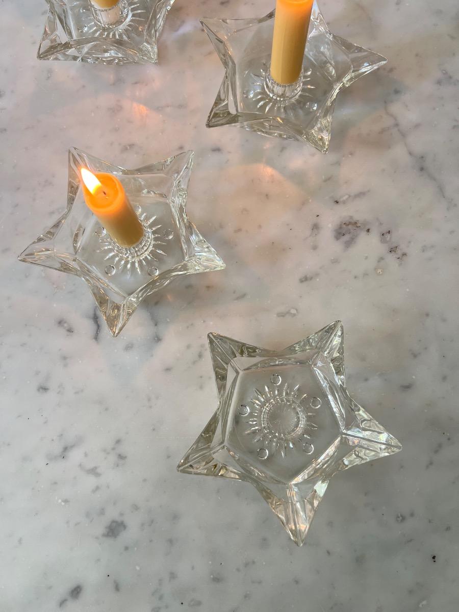 Suite 4 bougeoirs étoiles verre ciselé 1950