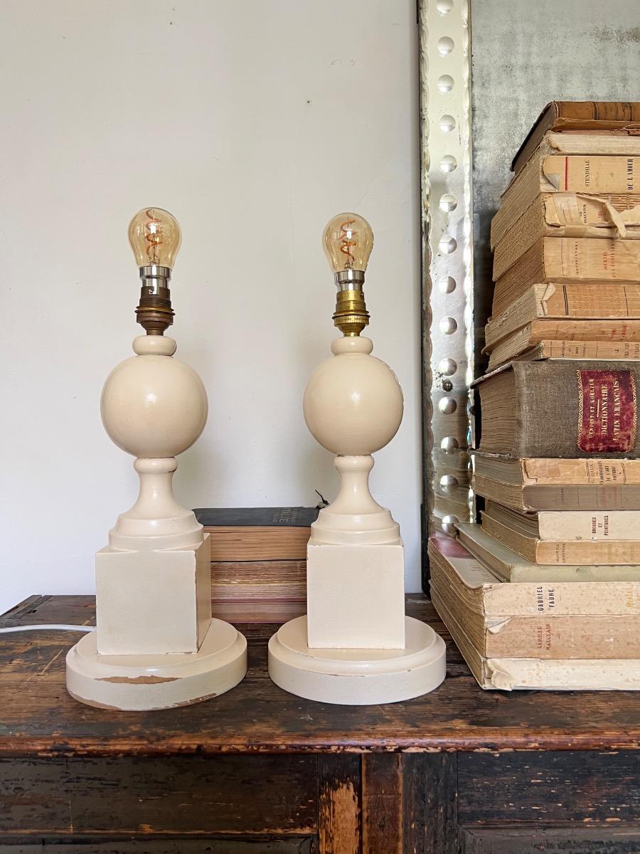Paire de lampes bois laqué 1970