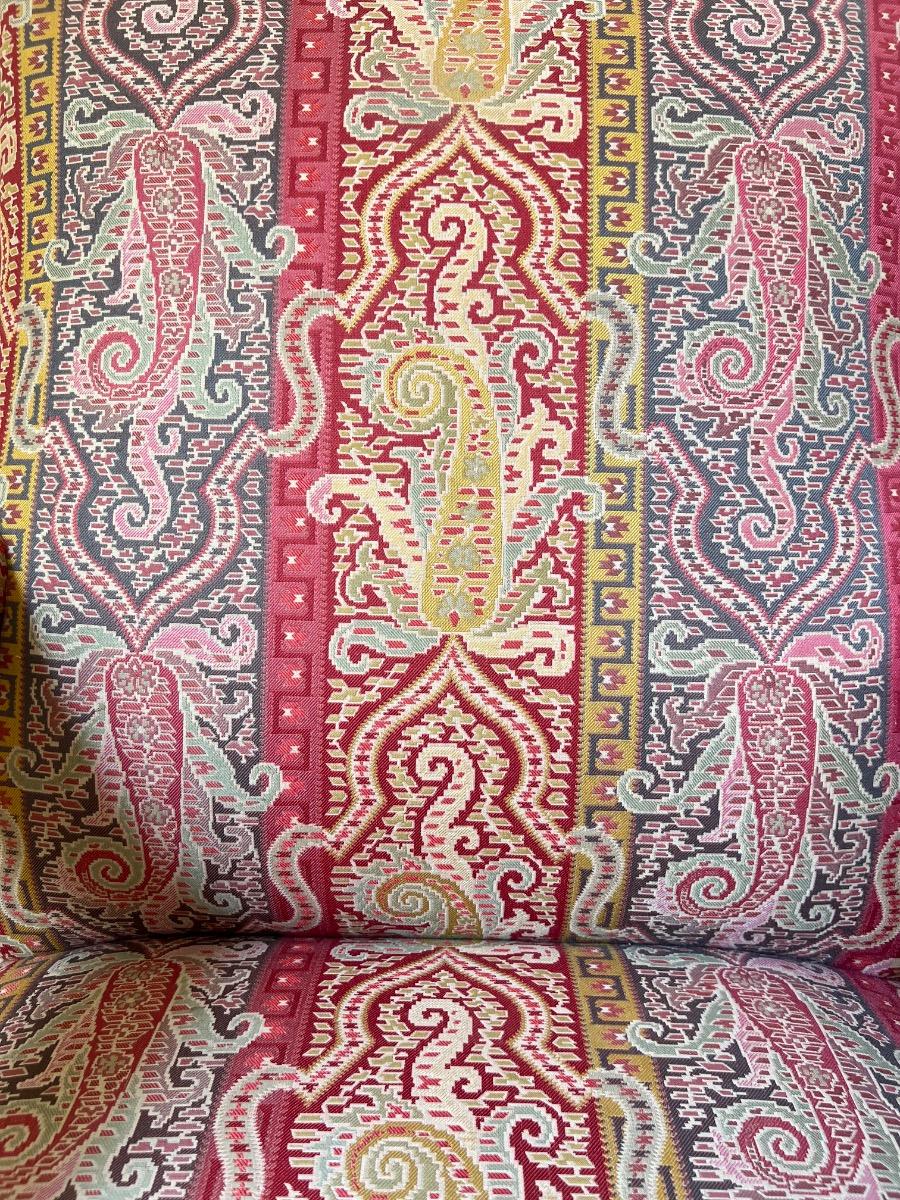 Paire de larges fauteuils noyer XIXème